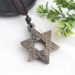 Collier culturel en bois, objet d