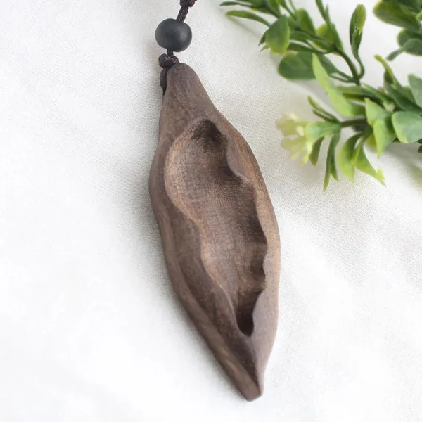 Accessoire africain artisanal en bois