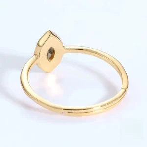Bague africaine élégante avec gemme
