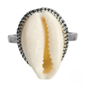 Accessoire ethnique : Bague Cauri en métal