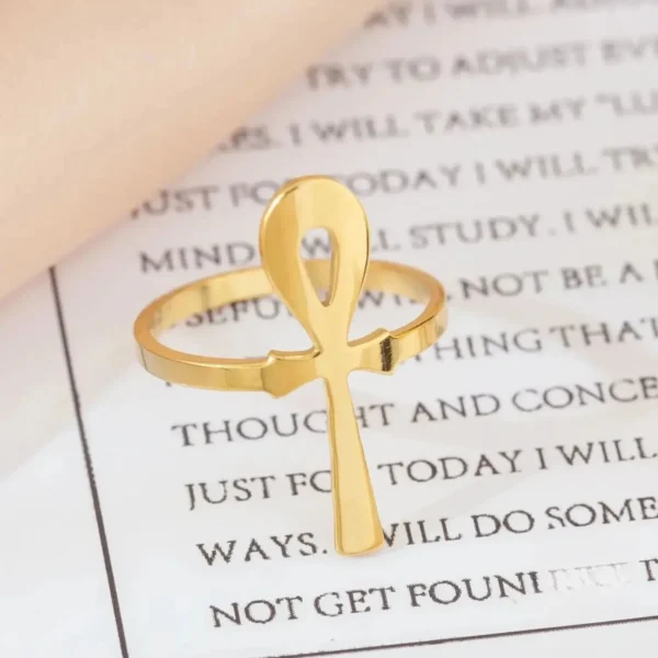 Bague artisanale Croix Ankh, symbole spirituel africain