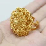 Bague à motif floral en or pour un style original