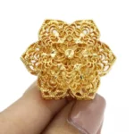 Bijou élégant inspiré de l'art africain