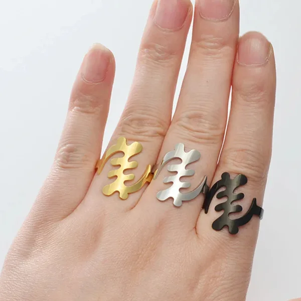 Bague Gye Nyame avec motifs symboliques africains