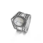 Bague en Pierre de Lune, design africain unique