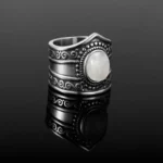Bague africaine avec Pierre de Lune éclatante