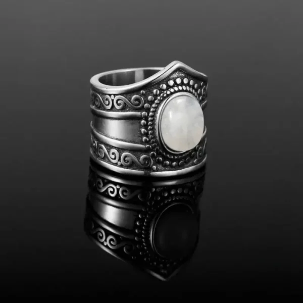 Bague africaine avec Pierre de Lune éclatante