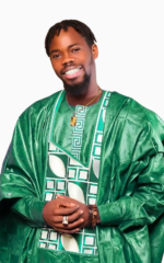 Tenue traditionnelle homme : boubou en tissu, look chic et moderne