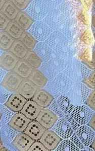 Boubou femme blanc avec éléments dorés élégants