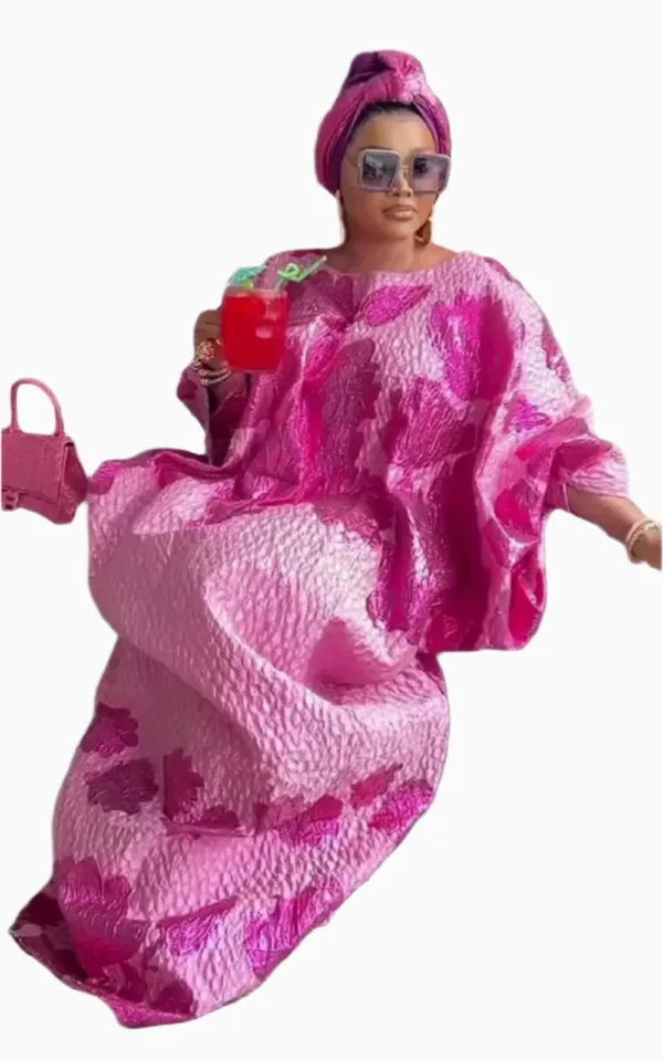 Vêtement africain femme en tissu jacquard coloré