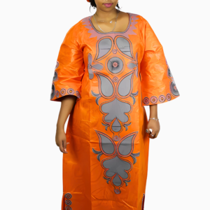 Boubou Africain Femme élégant à Paris