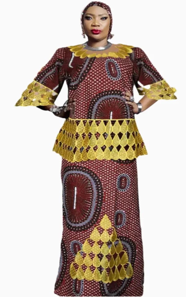 Vêtement africain traditionnel avec motifs colorés