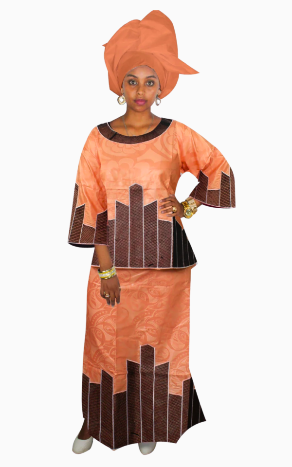 Vêtement Africain Femme en tissu Wax stylé