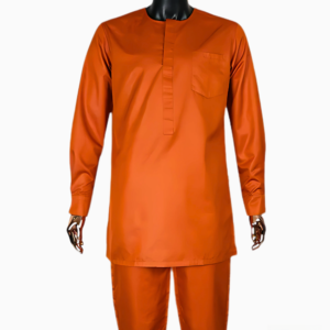 Vêtement traditionnel masculin de couleur orange