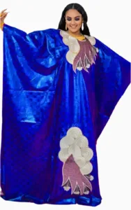 Boubou stylé avec motifs brodés pour occasions spéciales