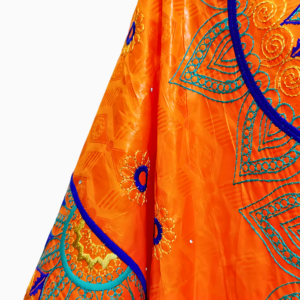 Boubou africain pour femme, design traditionnel malien vibrant