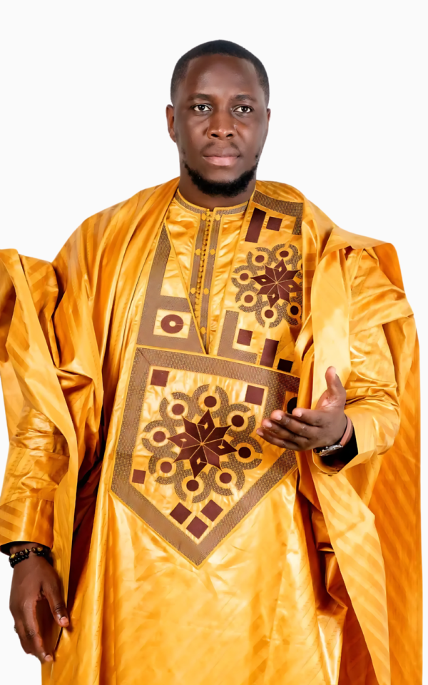 Vêtement traditionnel africain, boubou distingué et stylé