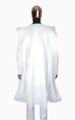 Boubou traditionnel en couleur blanche