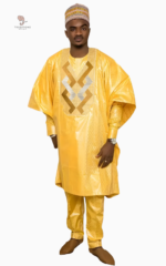 Boubou Doré Homme élégant en tissu traditionnel africain