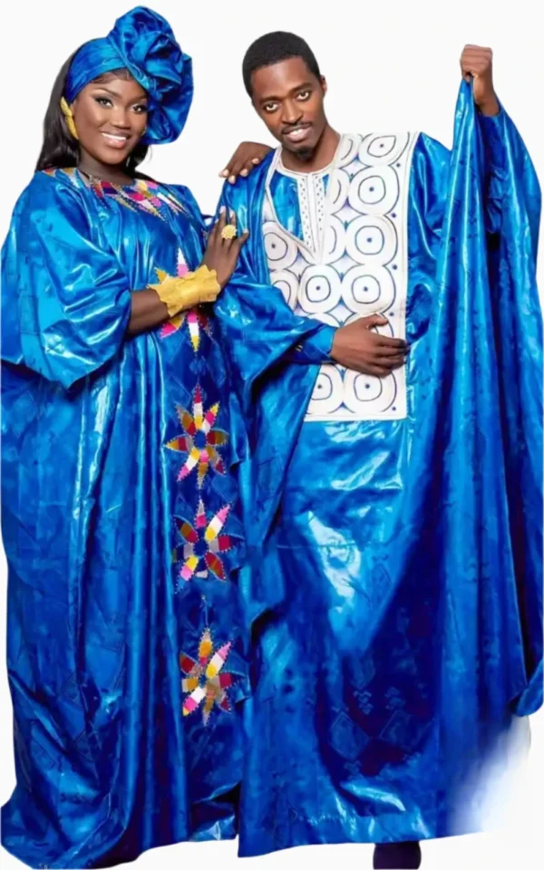 Boubou traditionnel féminin, couleur indigo stylée