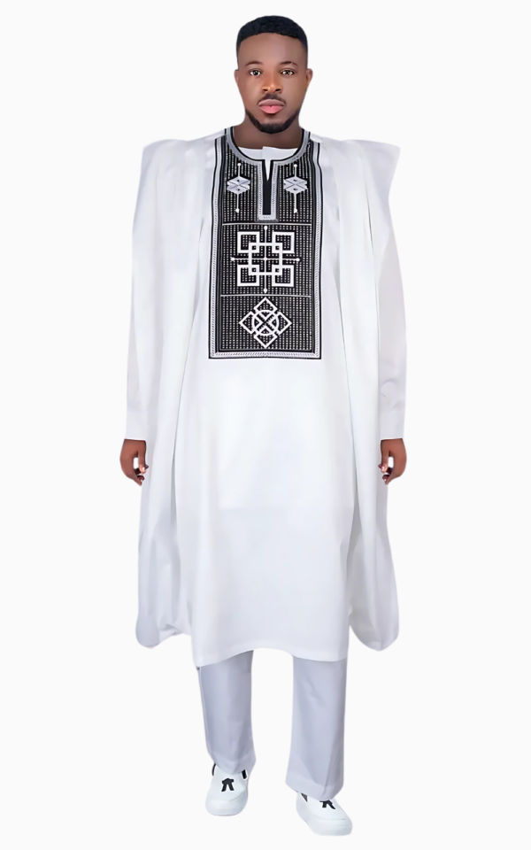 boubou-mariage-senegalais-homme-blanc-1 Boubou blanc traditionnel pour mariage sénégalais homme