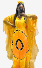 Robe africaine traditionnelle avec motifs vibrants