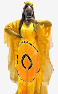 Robe africaine traditionnelle avec motifs vibrants