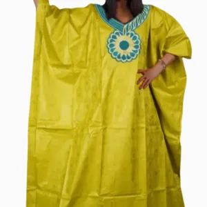 Boubou Africain Femme Chic en style traditionnel élégant