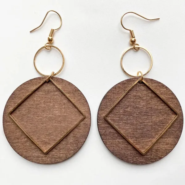 Broche en bois, caractère africain