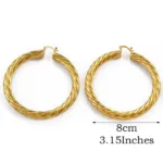 Élégance assumée avec cette boucle d'oreille africaine