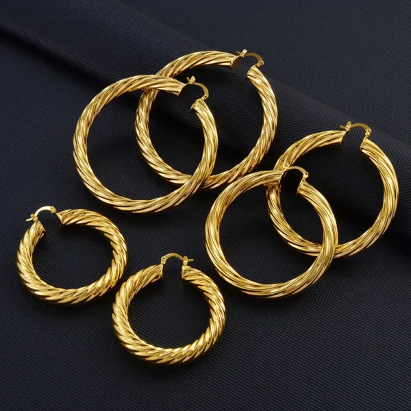 Boucle d'oreille torsadée design africain