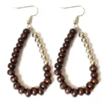Boucle d'oreille africaine avec perles colorées