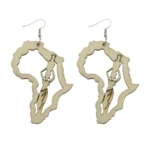 Boucle d'oreille africaine en bois sculpté
