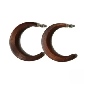Boucles d'oreilles créoles en bois pour un look élégant