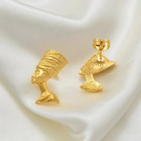 Nefertiti or : touche d'élégance ethnique