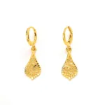 Boucle d'oreilles africaines en plaqué or design élégant