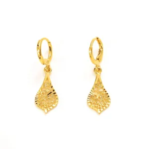 Boucle d'oreilles africaines en plaqué or design élégant