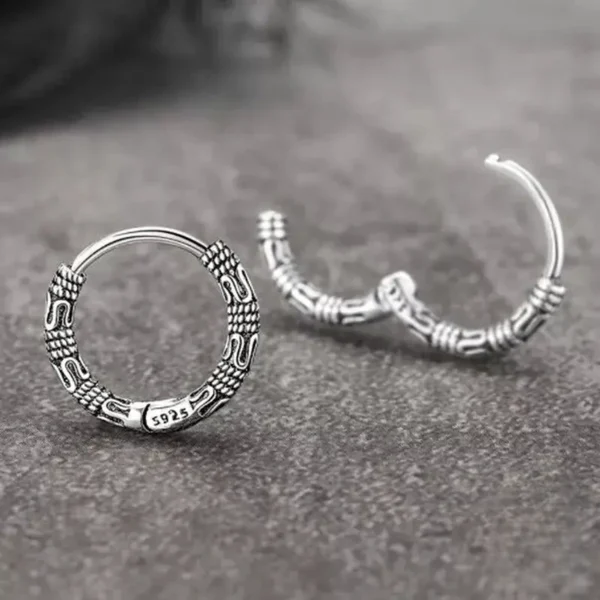 Accessoire africain en argent pour un style unique
