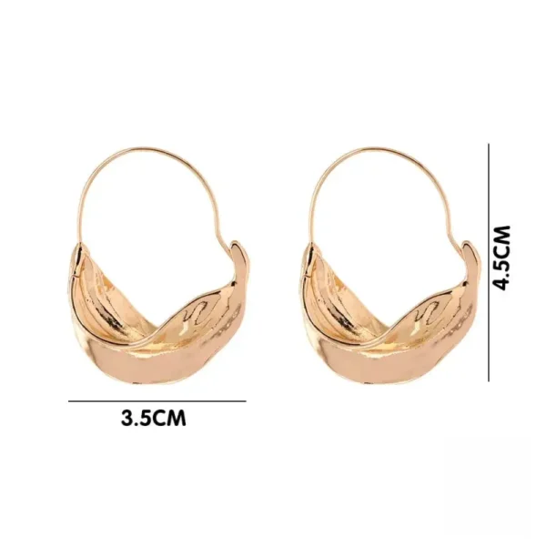 Accessoire de mode : boucle d'oreille torsadée inspirée d'Afrique