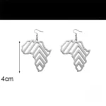 Boucle d'oreille créative sur thème africain