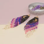 Perles artisanales sur boucle d'oreille