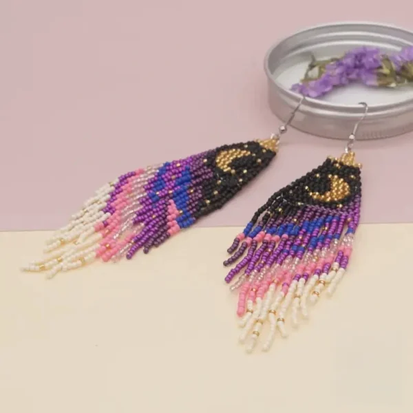 Perles artisanales sur boucle d'oreille