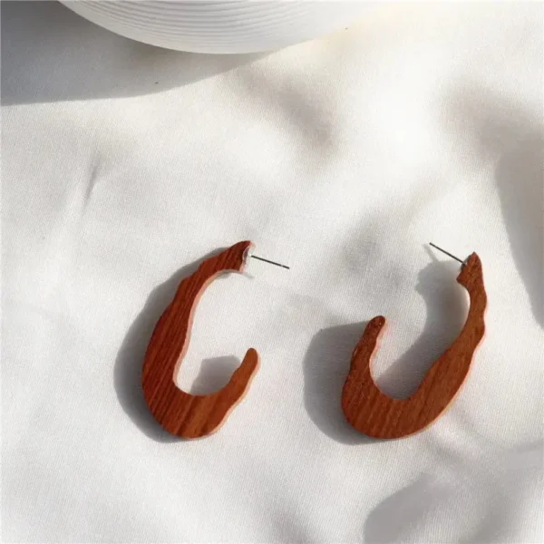 Accessoire tendance : boucles d'oreilles africaines
