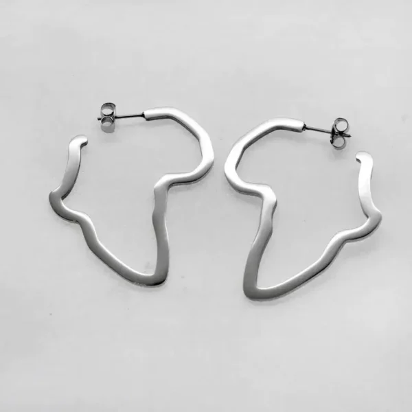 Accessorisez avec des boucles d'oreilles africaines modernes