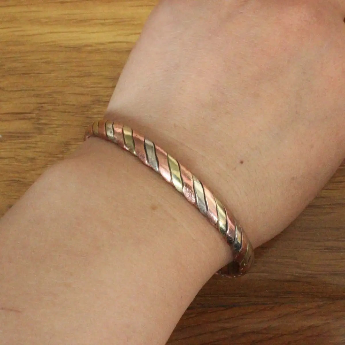 Design unique de bracelet africain en métal
