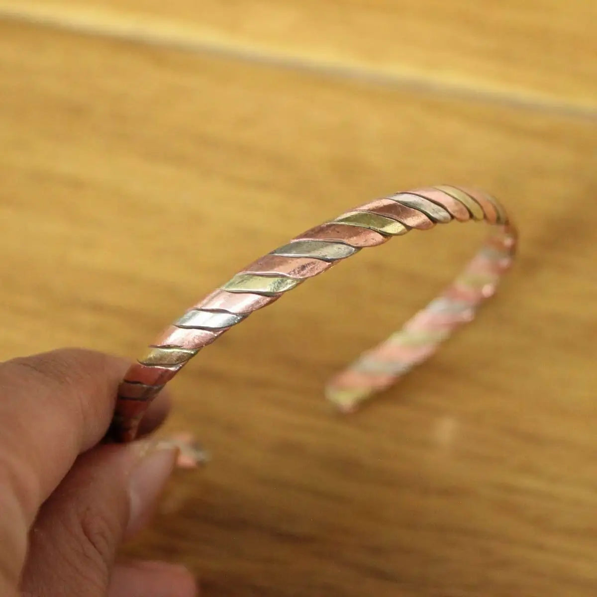 Accessoire traditionnel : bracelet 3 métaux africain