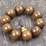 Boule bracelet africain avec motifs typiques