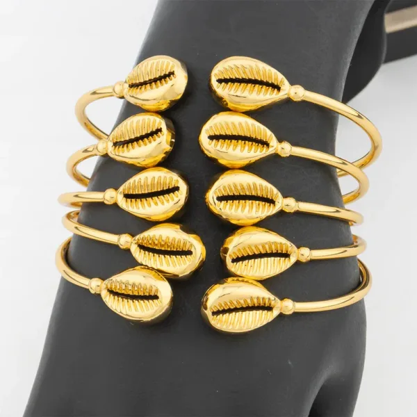 bracelet-africain-cauris-en-or-1 Bracelet Cauris en Or, style africain élégant