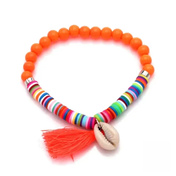 Bijou africain avec coquillages naturels