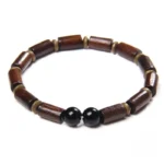 Bracelet ethnique en bois pour un look authentique